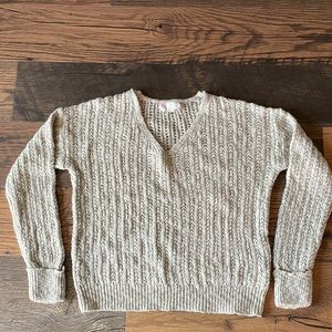 Lightweight knitted sweater
